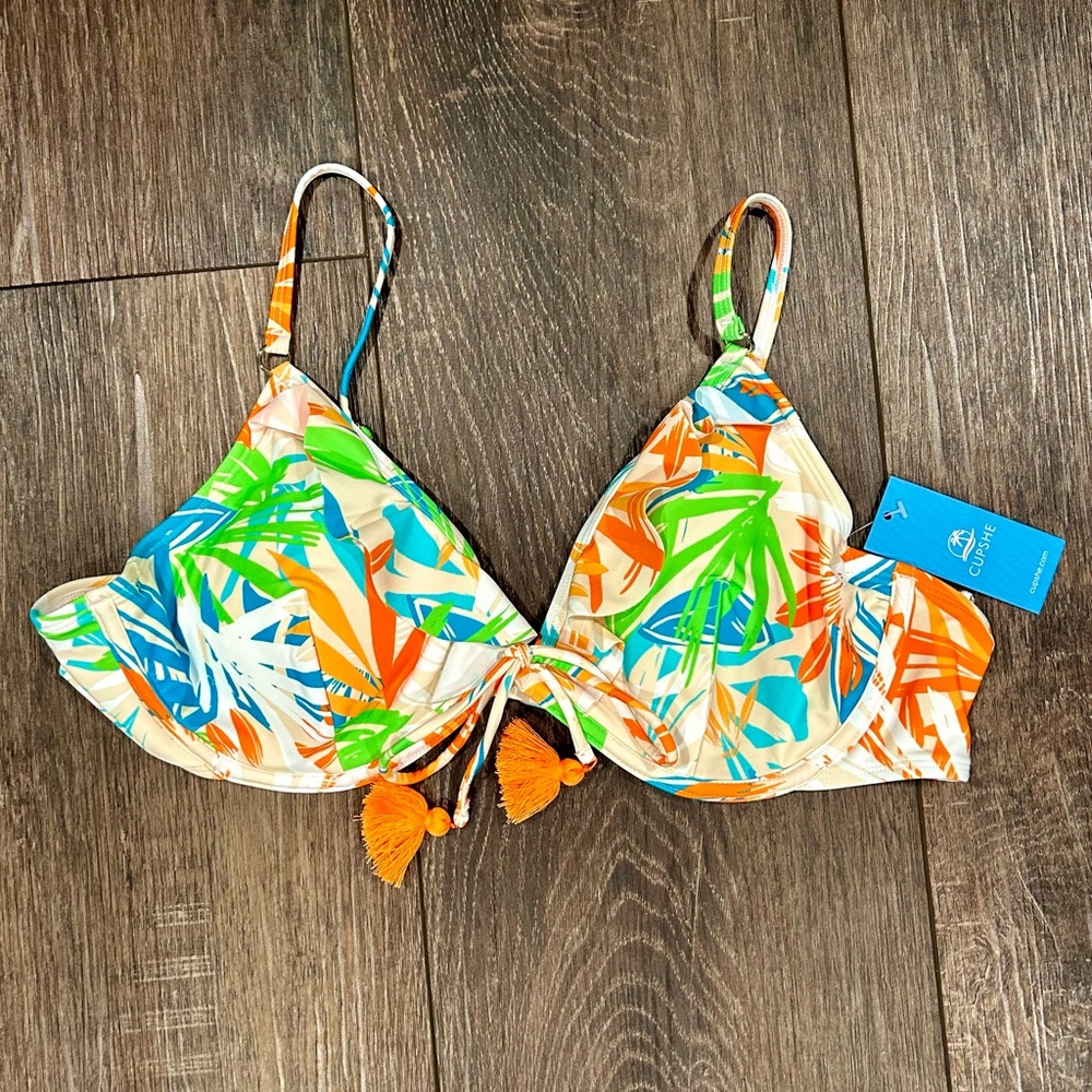 🦋 NWT Cupshe bikini top, extra-large, floral with ruffles and tassels